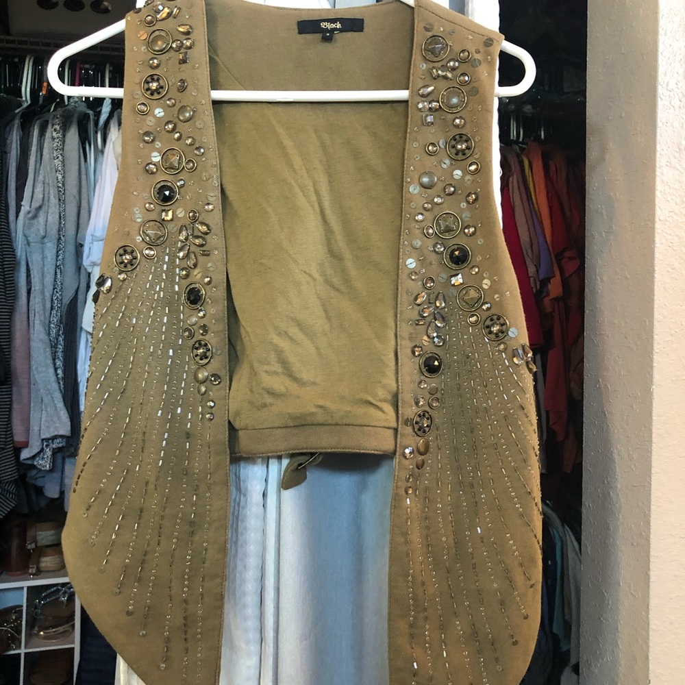 Vest from buckle